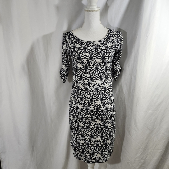 Lola Black and White X Small Dress - Picture 1 of 11
